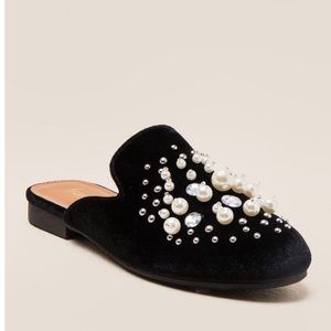 KANDI PEARL & STUD VELVET MULE